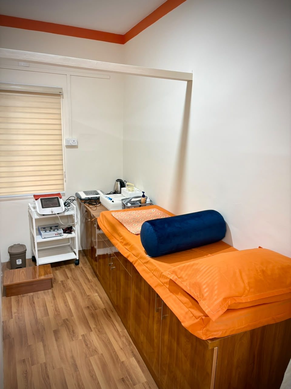 Advanced shockwave therapy equipment at Physio Hub